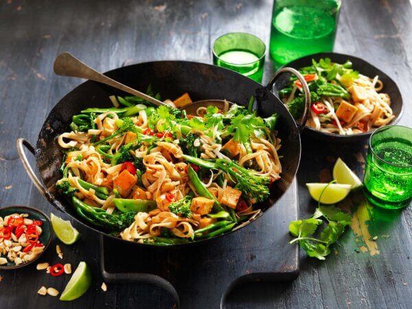 Tofu-and-Green-Vegetable-Pad-Thai